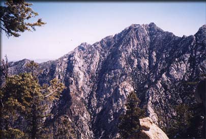 picacho_del_diablo_01.jpg (27364 bytes)
