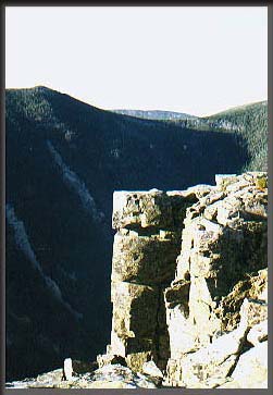 VANTAGE.jpg (19045 bytes)