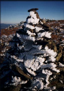 cairnFrostFeather_01.jpg (20584 bytes)