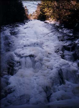 frozen_cascade.jpg (15579 bytes)